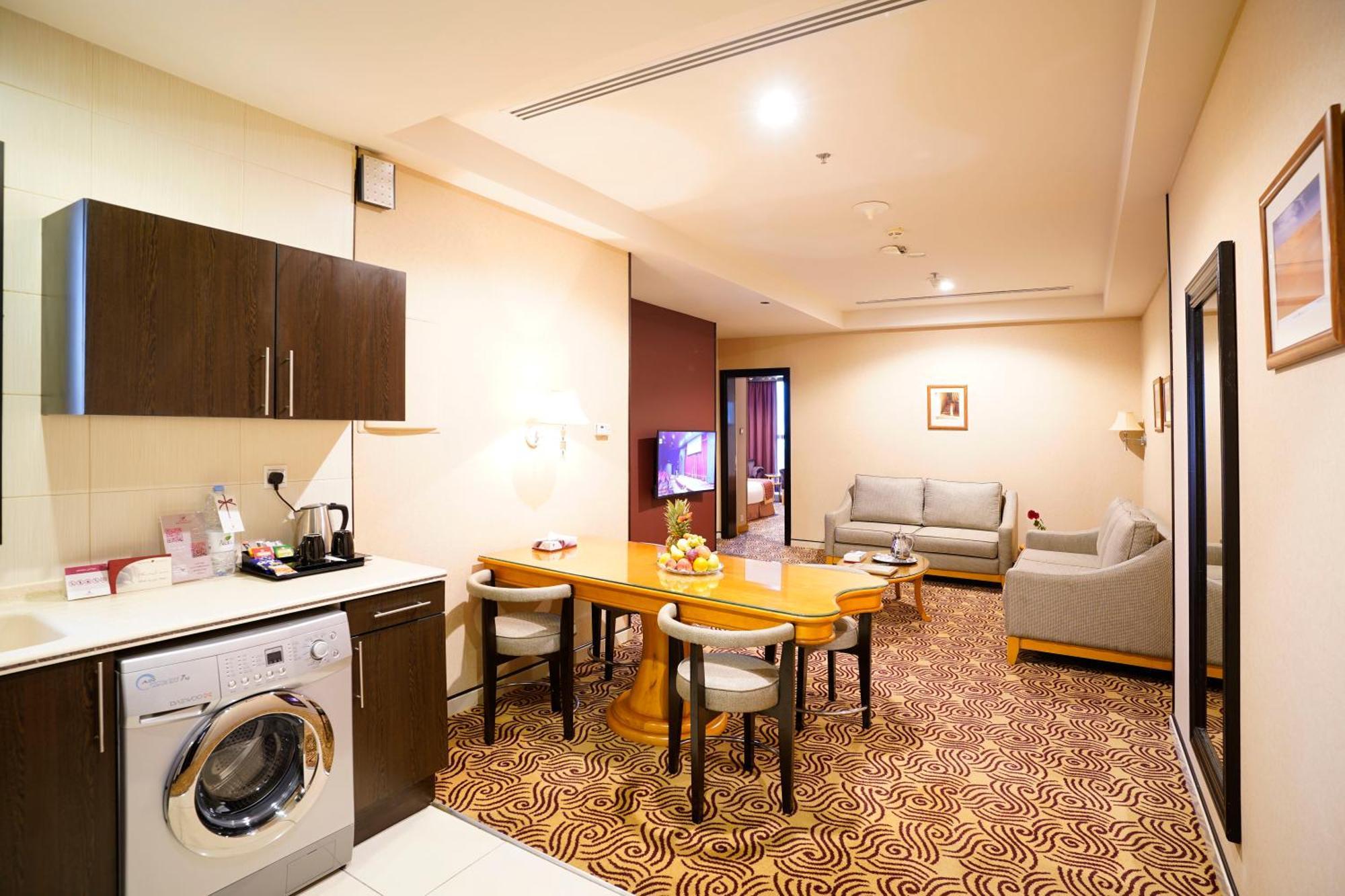 Awaliv International Hotel Táif Pokoj fotografie A suite at the hotel