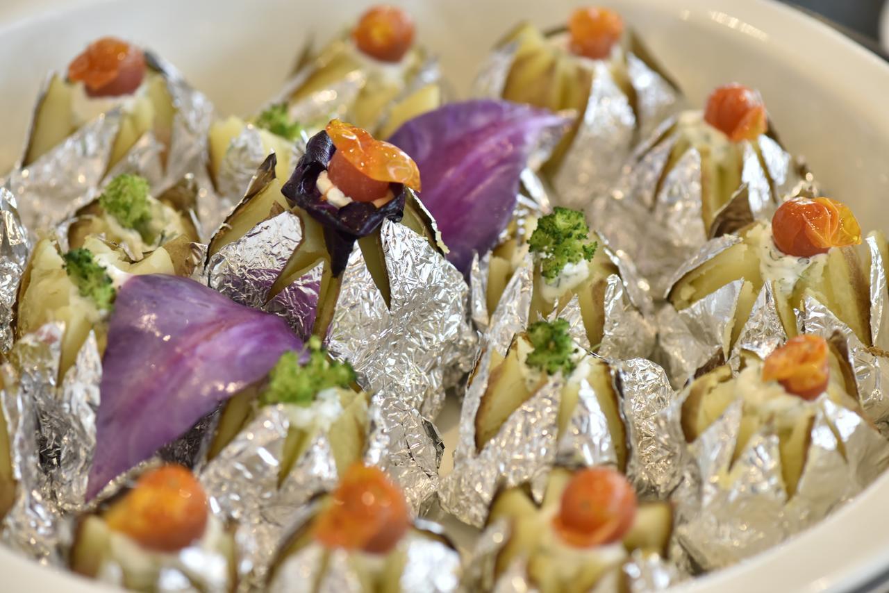 Awaliv International Hotel Táif Exteriér fotografie Indian sweets