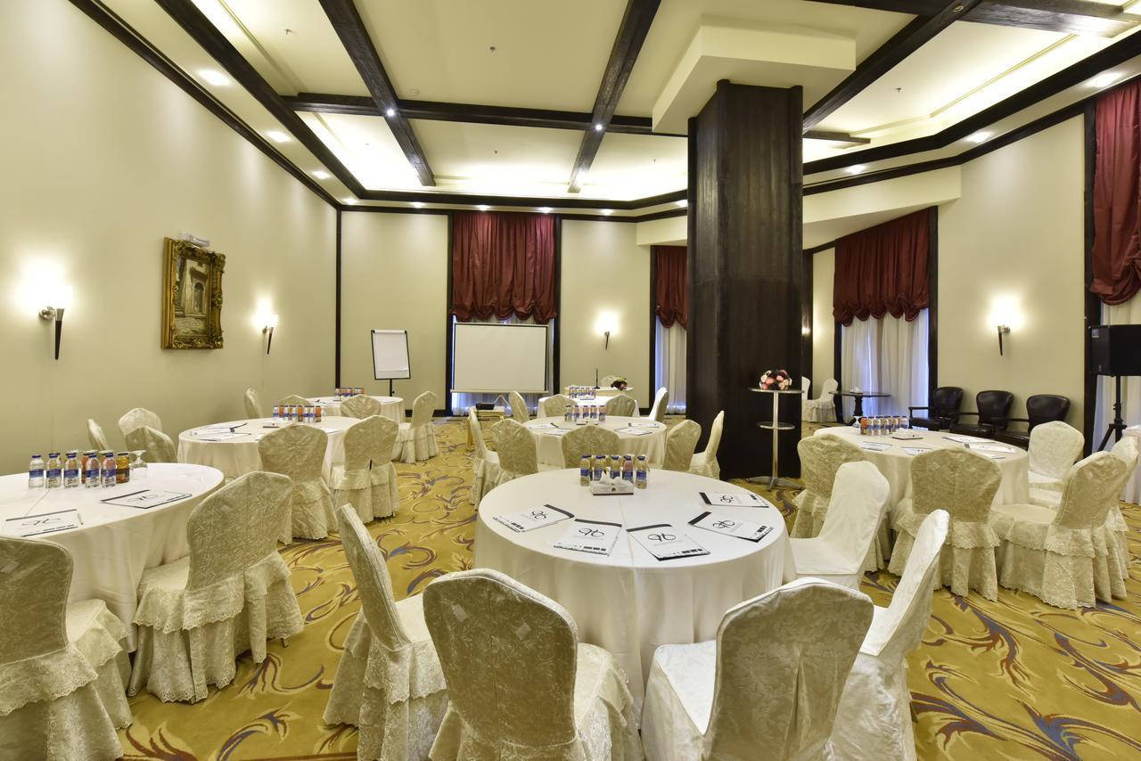 Awaliv International Hotel Táif Exteriér fotografie Meeting room