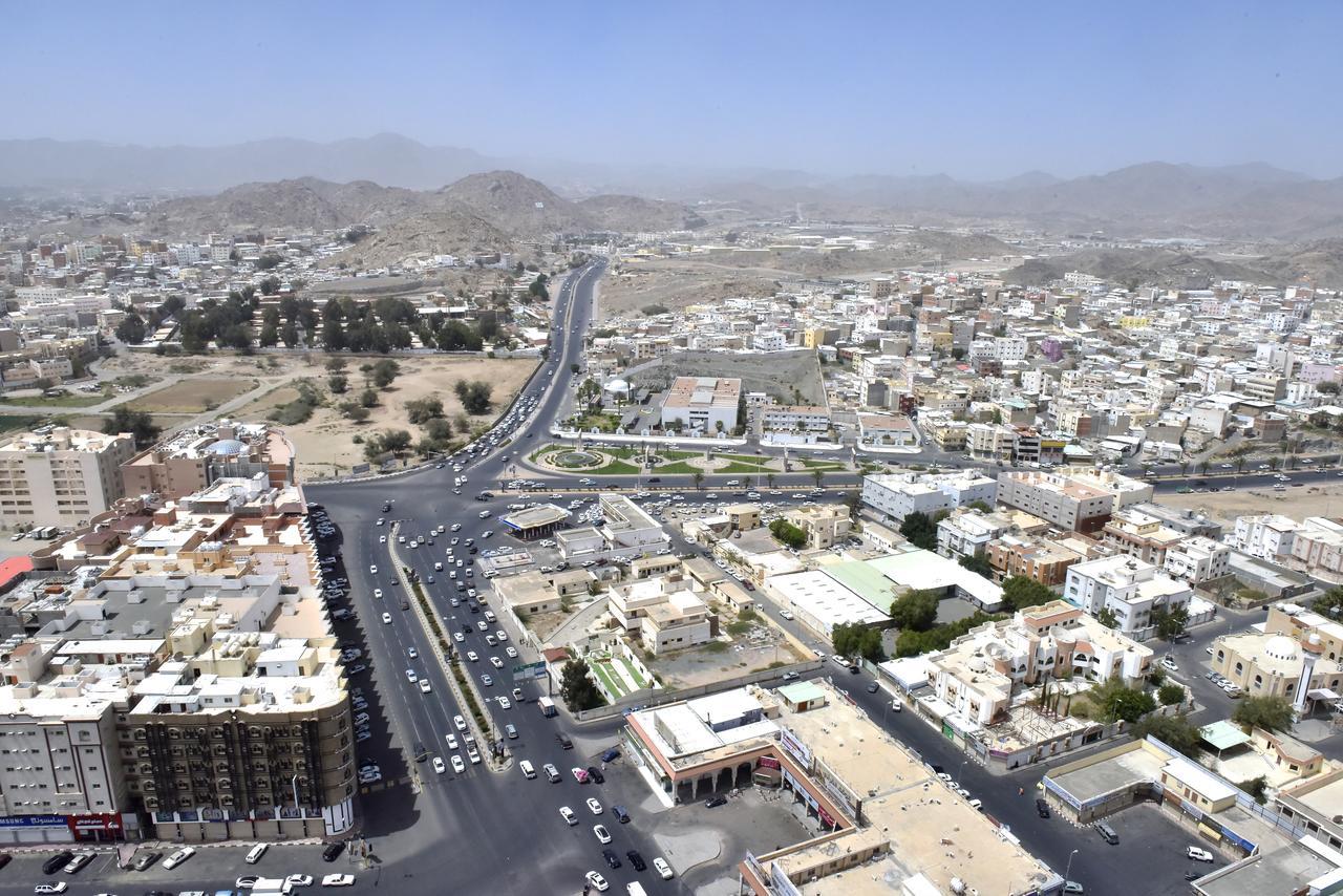 Awaliv International Hotel Táif Exteriér fotografie Aerial view of Makkah