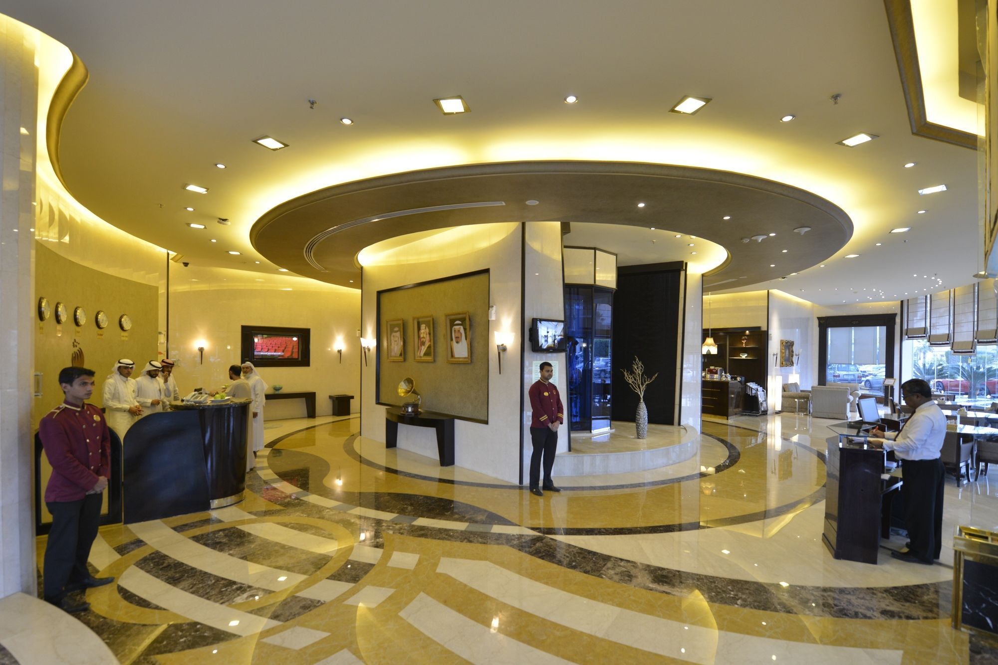Awaliv International Hotel Táif Exteriér fotografie Lobby