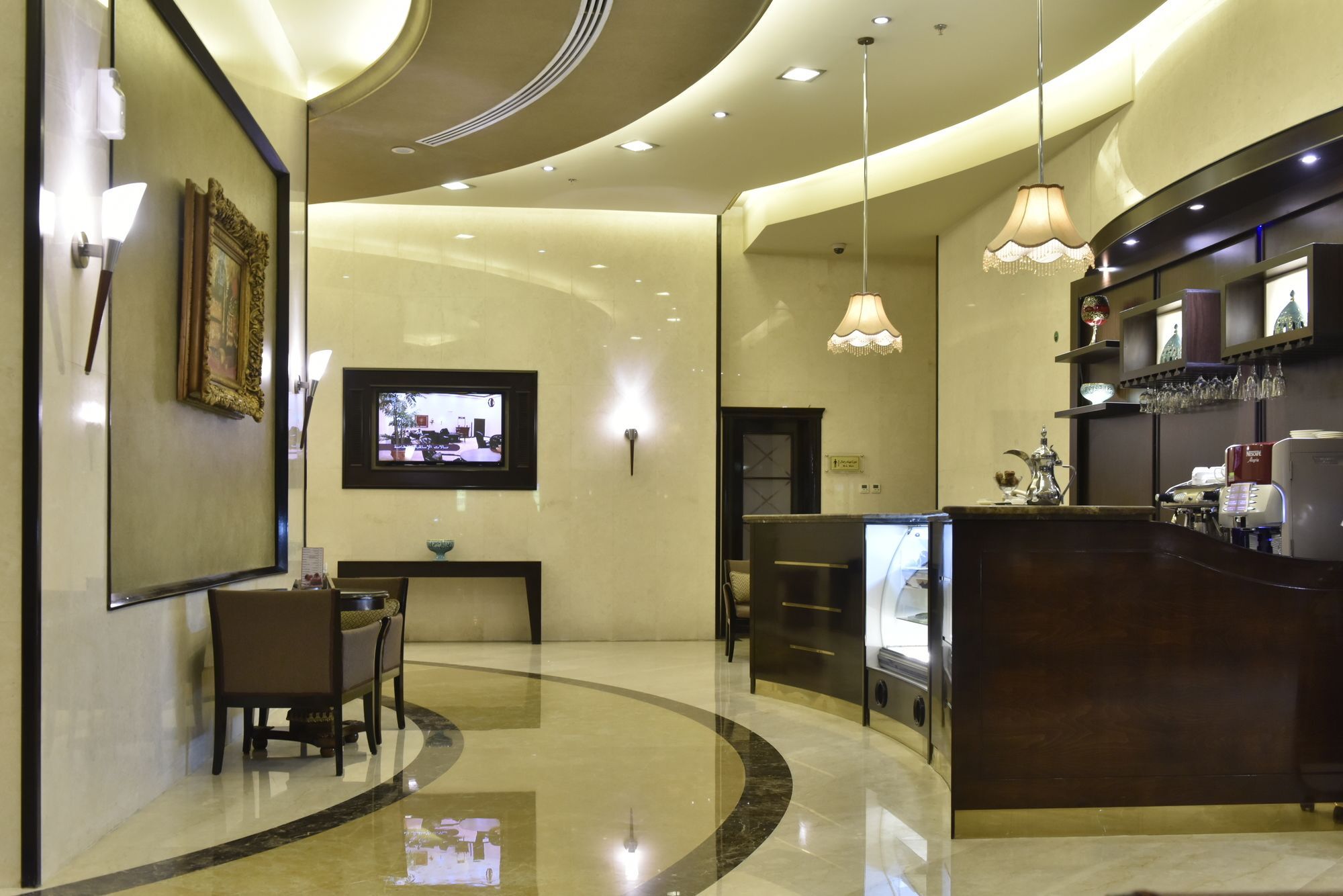 Awaliv International Hotel Táif Exteriér fotografie The lobby of the hotel